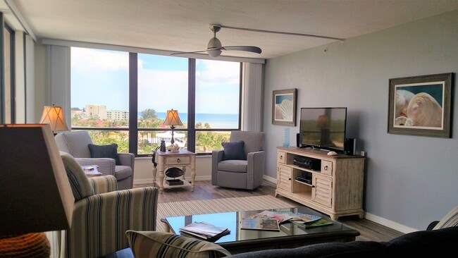 Building Photo - Seasonal Short-Term 2-Bedroom 2-Bathroom Condo located on Venice Island!