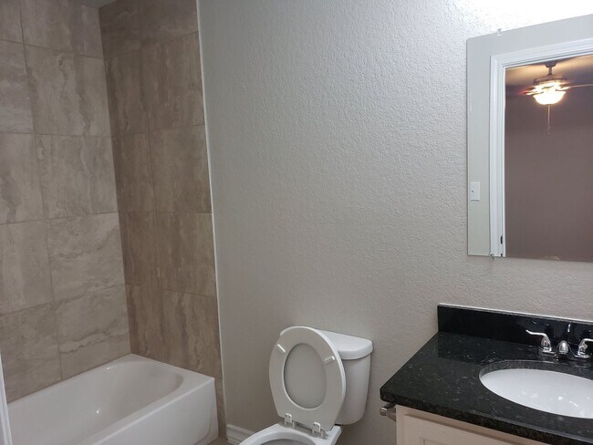 Building Photo - Townhome for rent