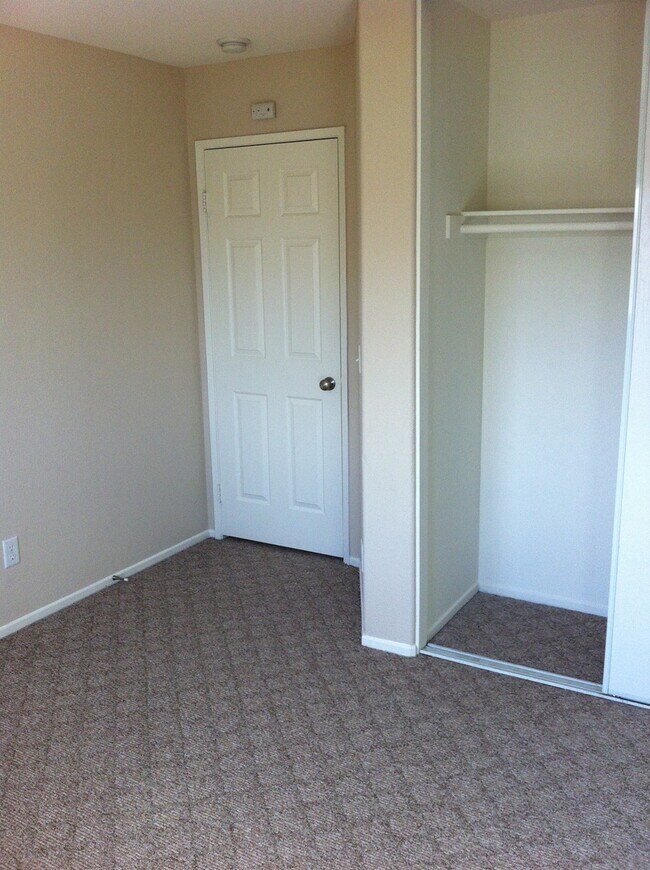 Building Photo - Beautiful 4 bedroom home in Eagle Ranch!