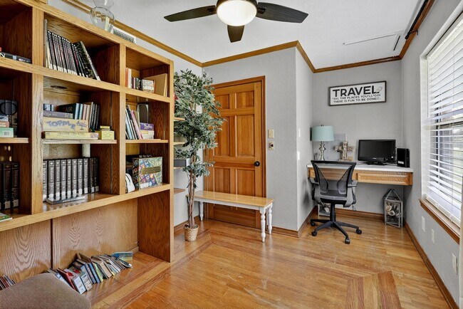 Building Photo - 231 Schmidt Ln