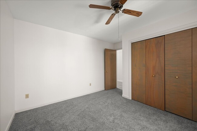 Building Photo - Yearly Rental: Spacious 3-Bedroom, 2-Bath ...