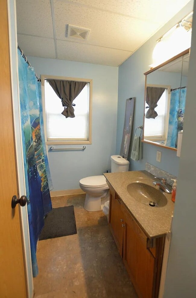 Building Photo - Beautiful 4 bedroom home