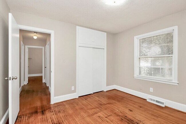 Building Photo - Charming 3BD/1BA Ranch Home