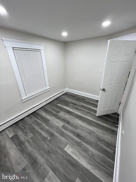 Building Photo - 28 Victoria Ave