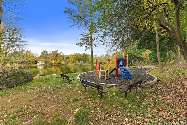 Building Photo - 1265 N Ridge Rd