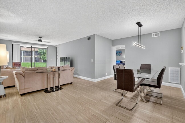 Building Photo - 7773 La Mirada Dr