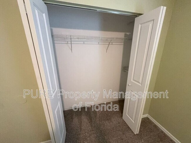 Building Photo - 9 Banyan Course Run