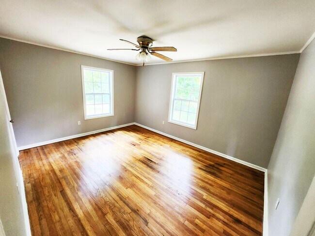 Building Photo - North Franklin Duplex