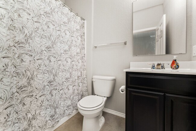 Building Photo - 4 bedroom 3 full bathroom on a large corner lot in Arcadia Ridge- Far West side of SA