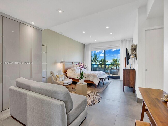 Building Photo - 201 Crandon Blvd