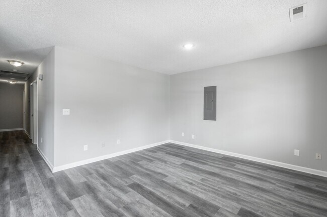 Building Photo - 1801 S Lyerly St