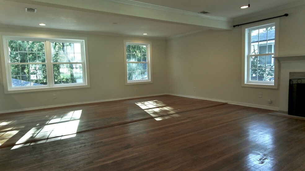 Building Photo - 1554 Geraldine Dr