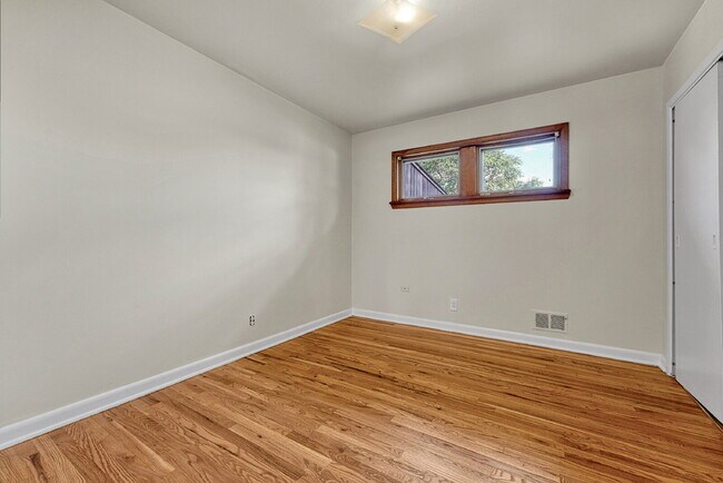 Building Photo - $2,295.00, 3-bed, 2-bath located in Denver.