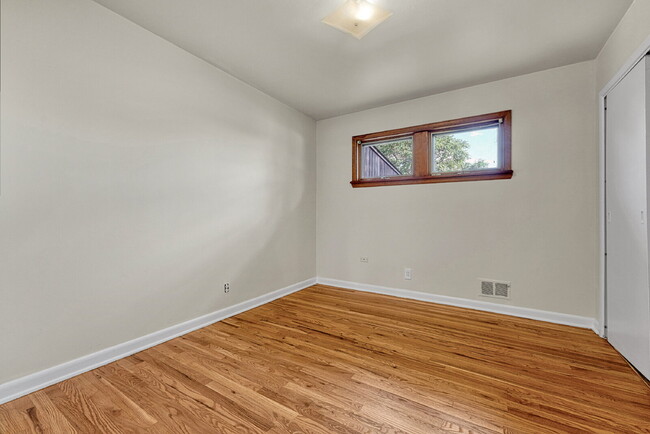 Building Photo - $2,445.00, 3-bed, 2-bath located in Denver.