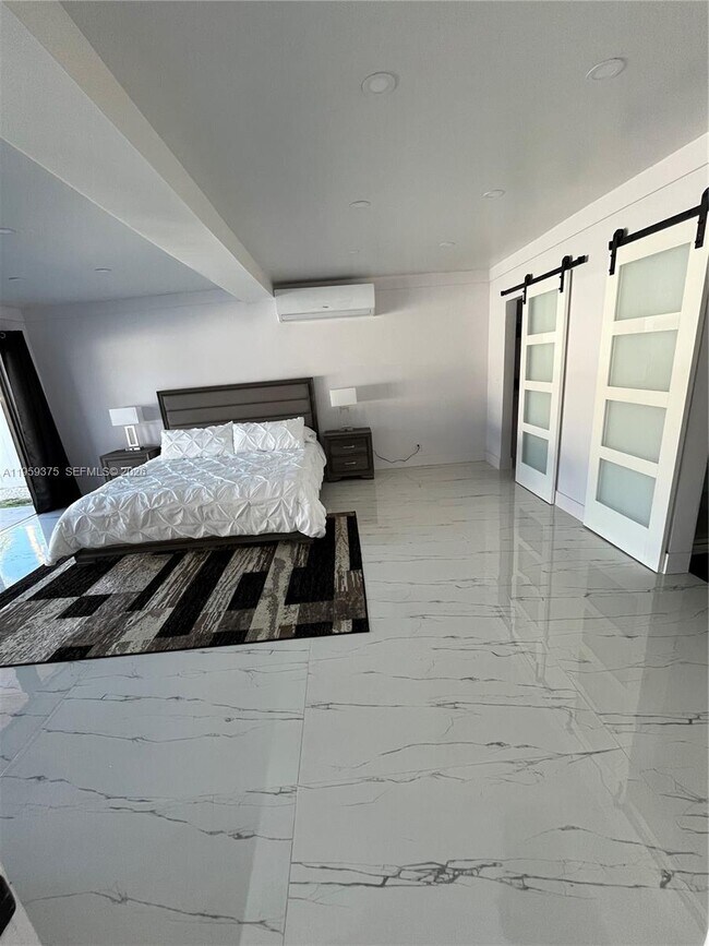 Building Photo - 39 SE 7th St