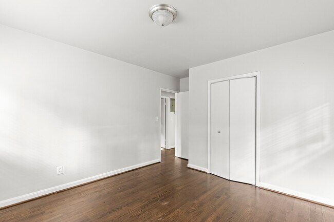 Building Photo - 2788 Lancaster Dr