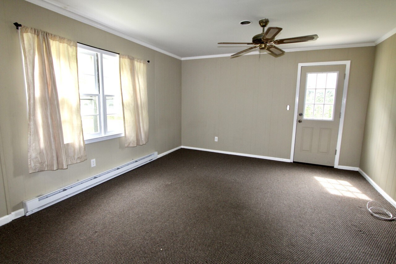 Lower level bedroom suite with full bath - 6 Rocky Ridge Rd