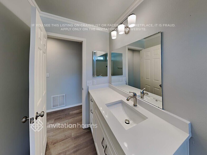 Building Photo - 18008 89th Ave E