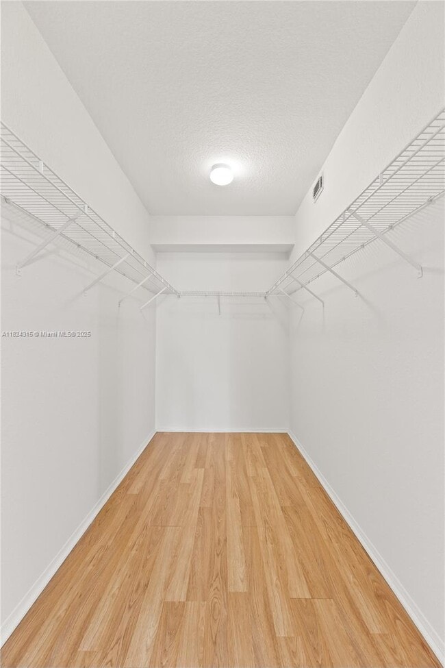 Building Photo - 1309 Belmont Pl