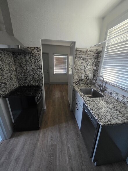 12. Kitchen - 7010 Rudsdale St