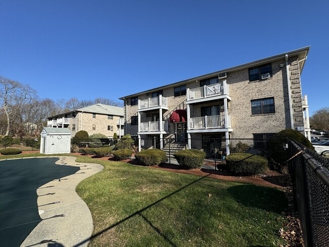 Building Photo - 8 Kenmar Dr