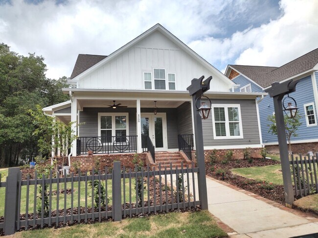 Primary Photo - 4088 Biltmore Ave