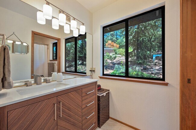 Building Photo - 16832 Alice Way