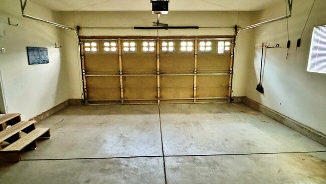 Building Photo - Welcome to this Beautiful 3 Bed 2 Bath 2 Garage Home with Big Backyard in Brighton East Farms!