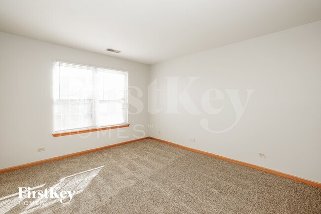 Building Photo - 1907 Vermette Cir
