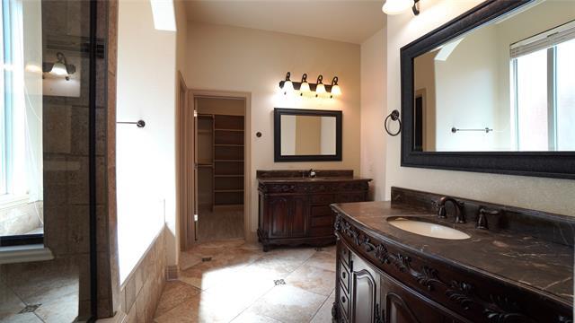 Building Photo - 588 Deverson Dr