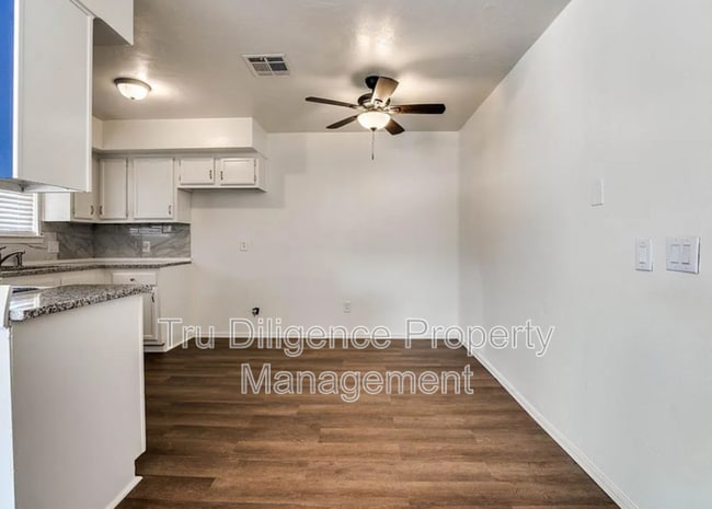 Building Photo - 8801 St George Way