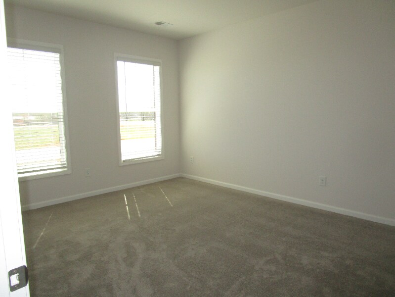 Building Photo - 215 Scenic Rd