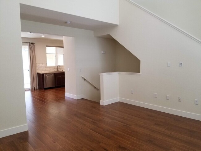 Building Photo - ALMOST NEW, SUPER CLEAN 2 BED, 2.5 BATHS, WOOD FLOORS, STAINLESS STEEL APPLIANCES, CLUBHOUSE WITH...