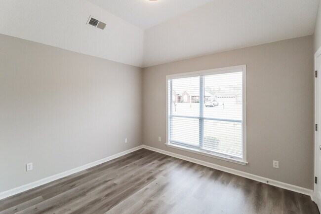 Building Photo - 6411 Braybourne Pl