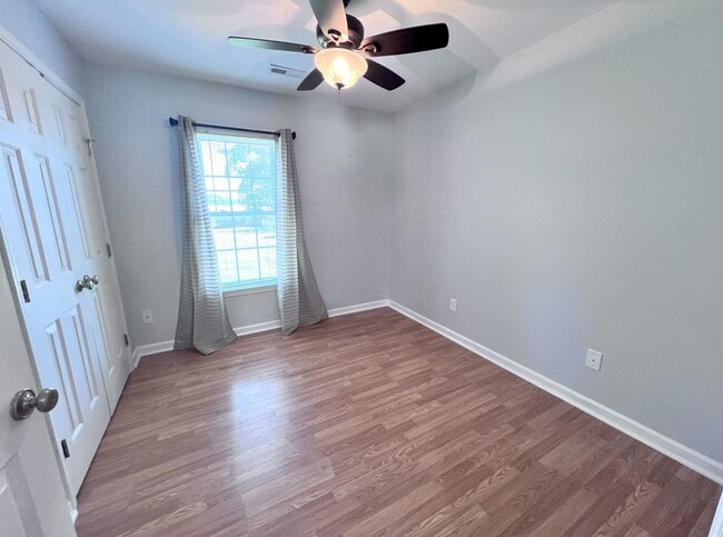 Building Photo - For Rent Davie County