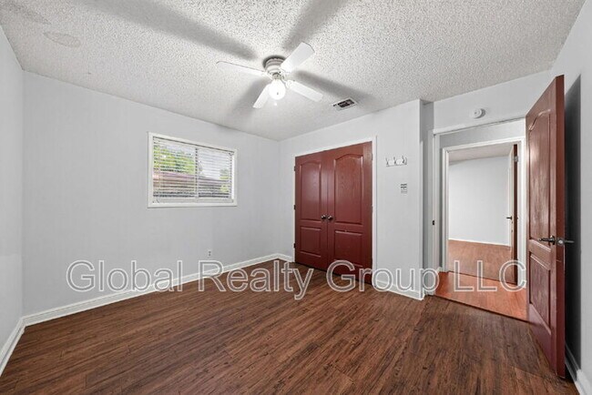 Building Photo - 138 Bobolink Dr