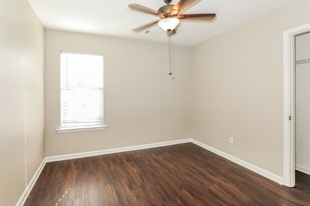 Building Photo - 370 Summer Hill Cir