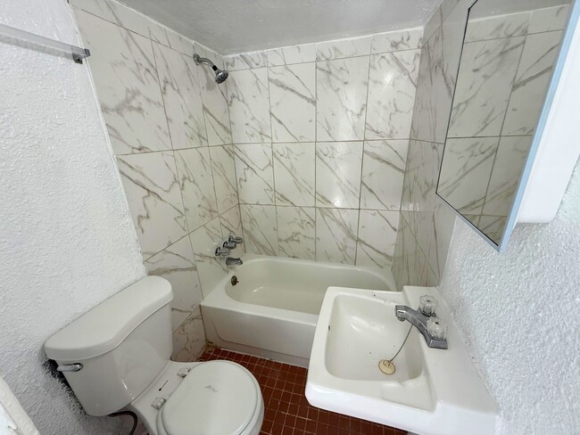 Building Photo - 15331 NW 29th Ave