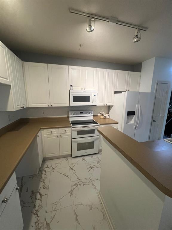 Building Photo - 4221 W Spruce St