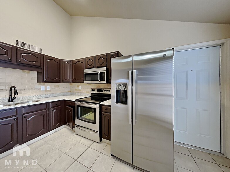 Building Photo - 6708 Oriole Ct