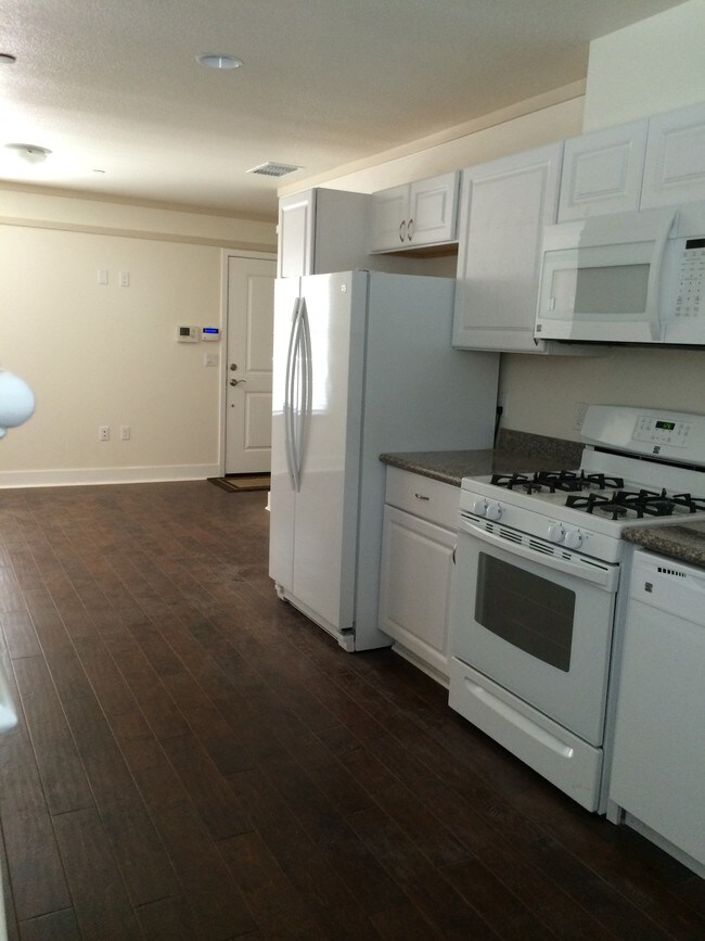 Kitchen to Dining - 1321 G St