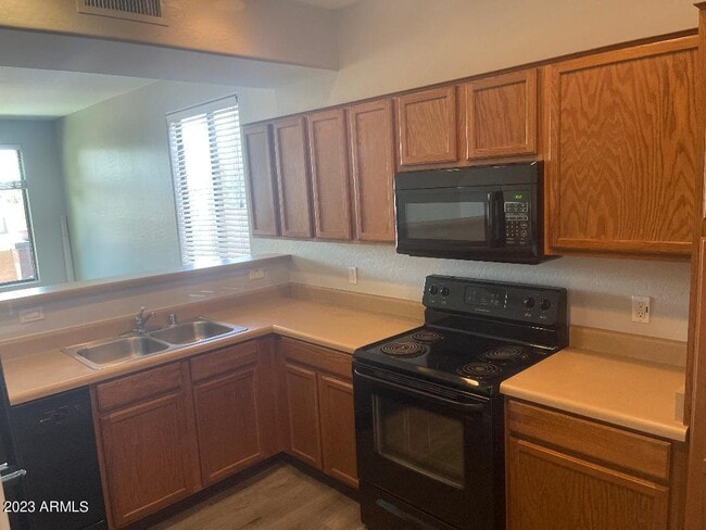 Building Photo - 21655 N 36th Ave