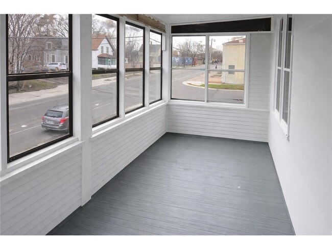 Building Photo - 283 Front Ave