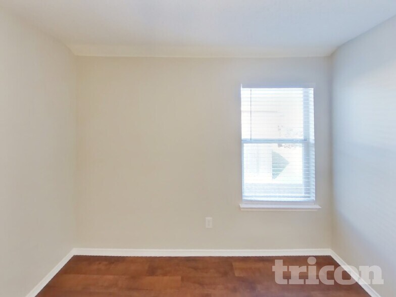 Building Photo - 1009 Ridge Top Dr