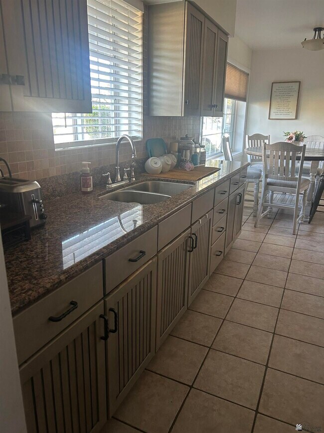 Building Photo - 333 E 30th St