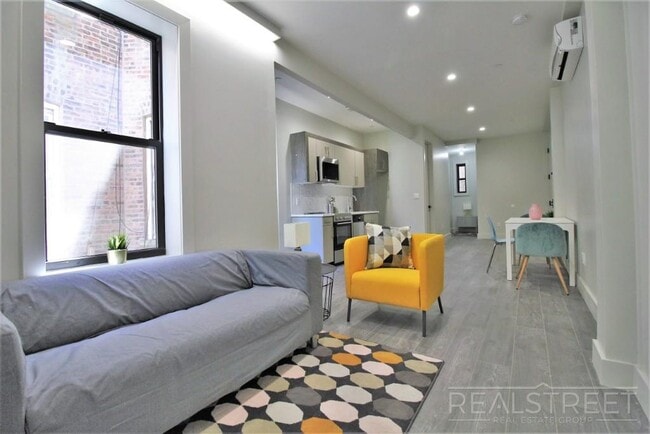 Building Photo - Brand New 1 Bed w Full Kitchen Amenities i...
