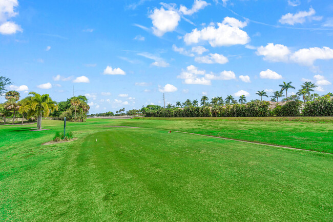 Building Photo - 5054 Golfview Ct