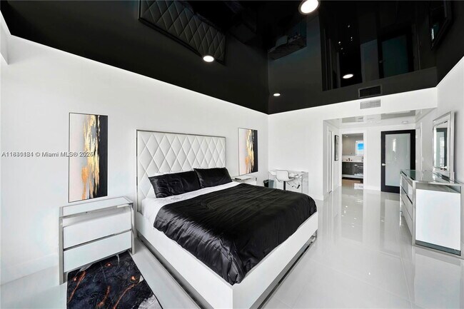 Building Photo - 4020 Galt Ocean Dr