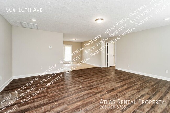 Building Photo - 504 10th Ave