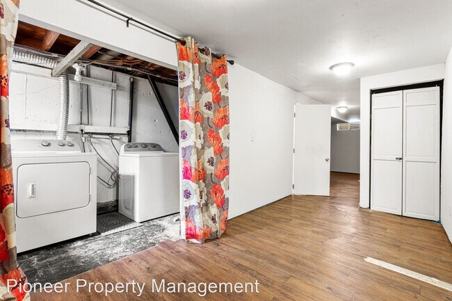 Building Photo - 2 br, 2.5 bath House - 8901 Field St. #76